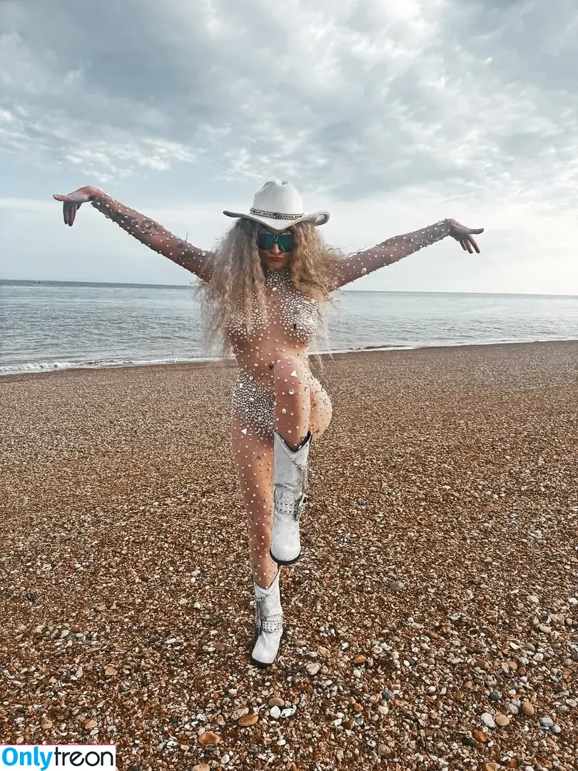 Janet Devlin nude photo #0278 (JanetJealousy / janetdevlinofficial)