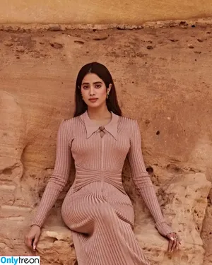 Janhvi Kapoor / janhvikapoor / janhvikapoorr nude photo #0230