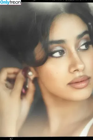 Janhvi Kapoor / janhvikapoor / janhvikapoorr nude photo #0244