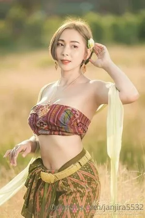 janjira5532 / janjira_jujang nude photo #0016