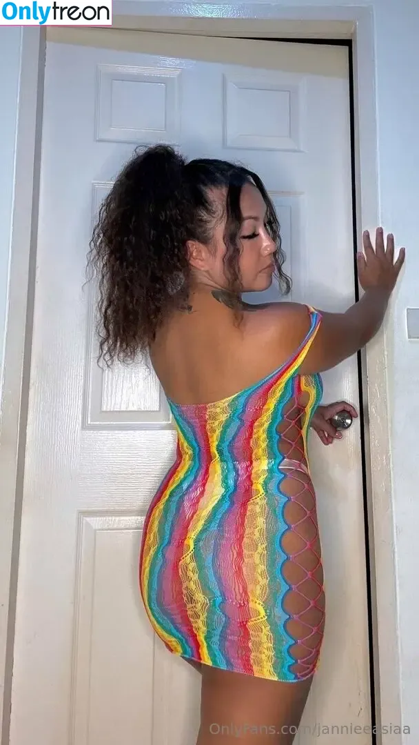jannieeasiaa nude photo #0029 (janiecenyasia)