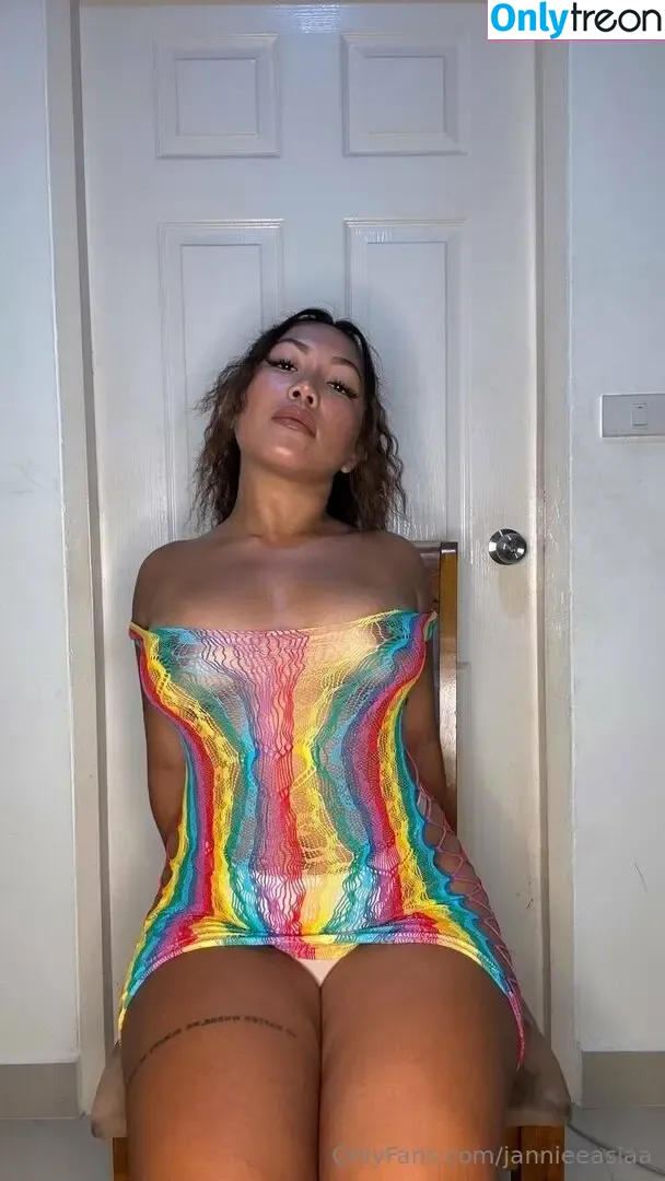 jannieeasiaa nude photo #0032 (janiecenyasia)