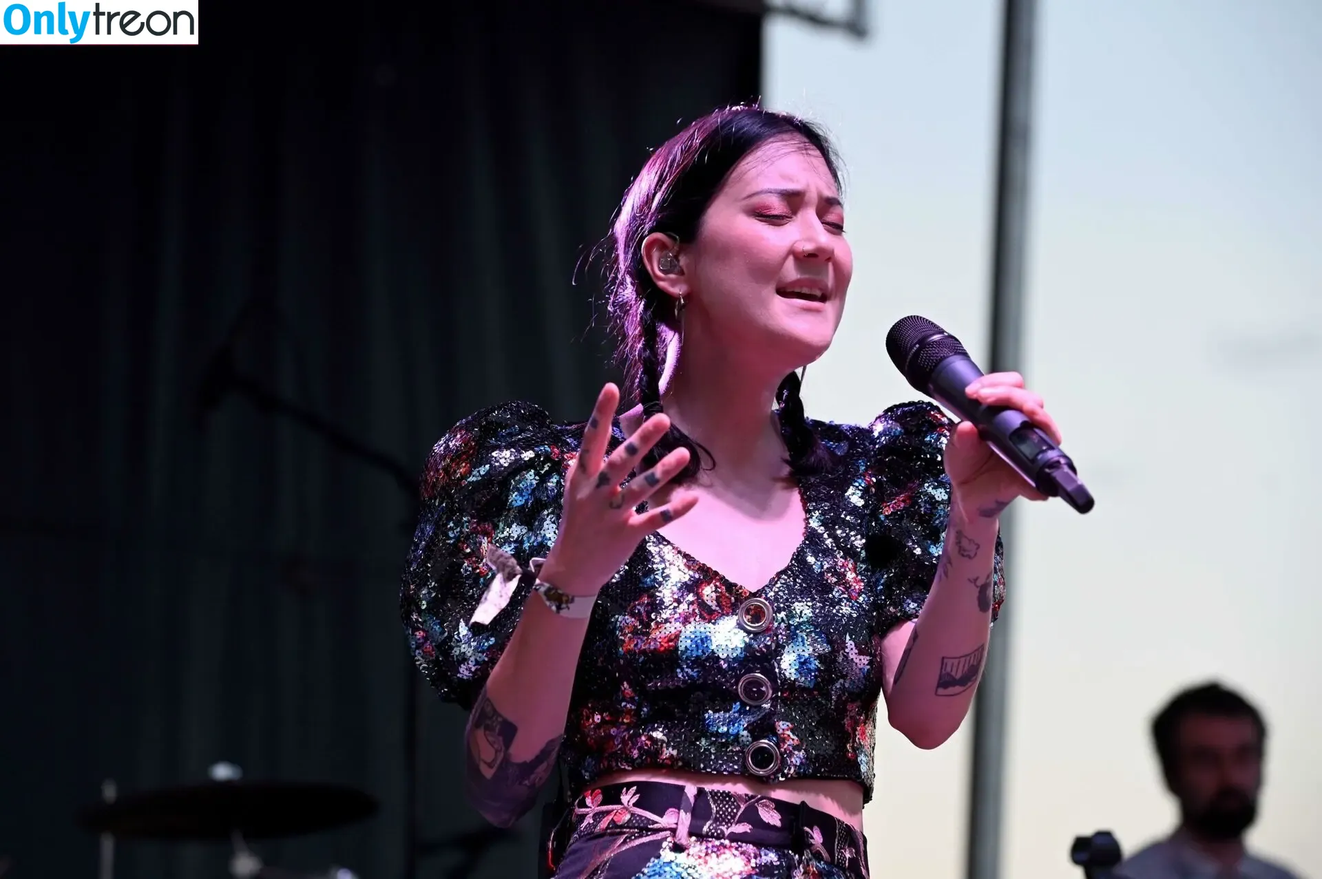 Japanese Breakfast nude photo #0102 (Michelle Zauner / jbrekkie)