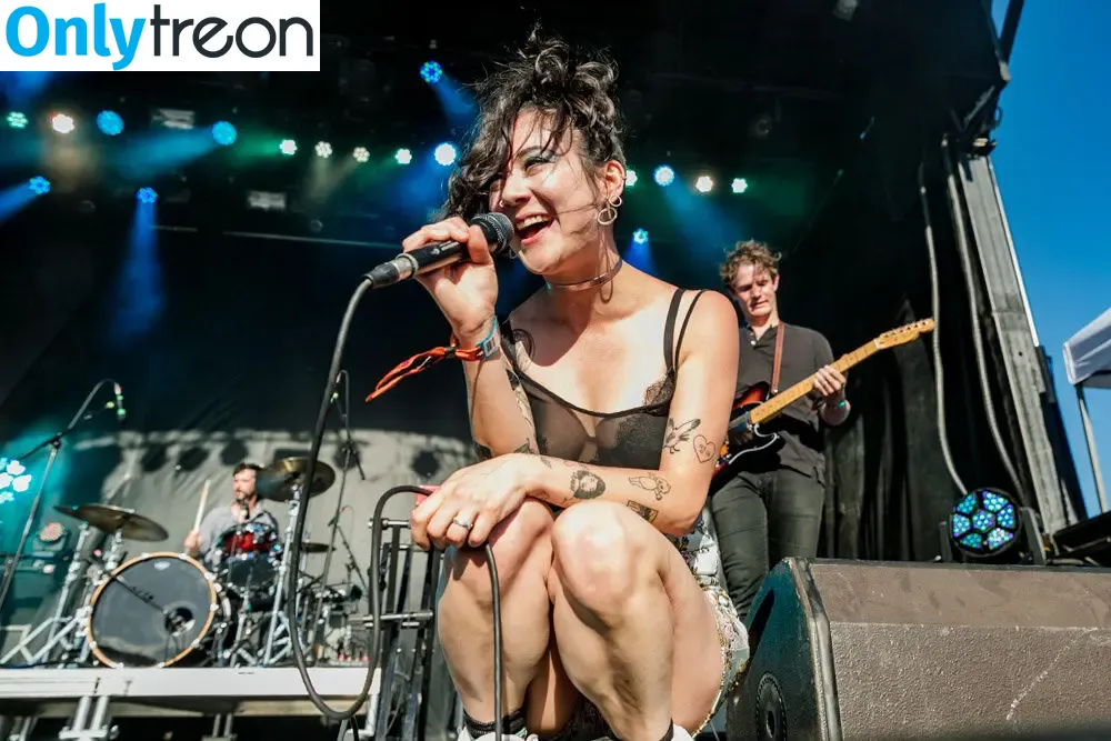 Japanese Breakfast nude photo #0111 (Michelle Zauner / jbrekkie)