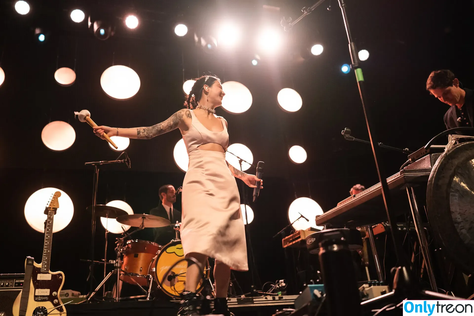 Japanese Breakfast nude photo #0117 (Michelle Zauner / jbrekkie)
