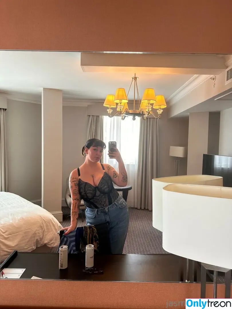 jas.monroe nude photo #0495 (jasminemonroetv)
