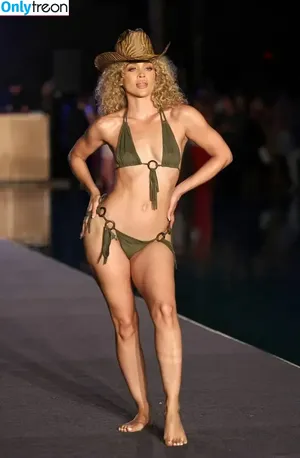 Jasmine Sanders / Golden Barbie / golden_barbie / goldenbarbie / jasminesanders nude photo #0555