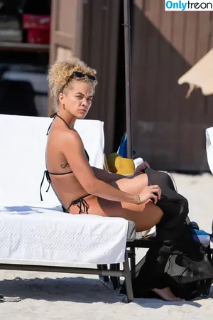 Jasmine Sanders / Golden Barbie / golden_barbie / goldenbarbie / jasminesanders nude photo #0582