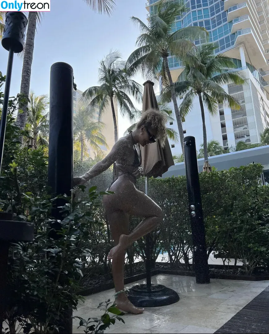 Jasmine Sanders nude photo #0050 (Golden Barbie / golden_barbie / goldenbarbie / jasminesanders)