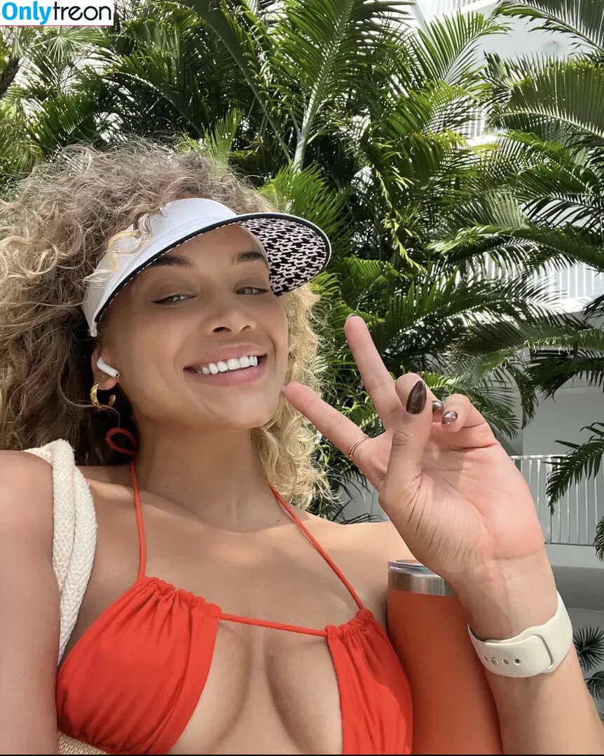 Jasmine Sanders nude photo #0061 (Golden Barbie / golden_barbie / goldenbarbie / jasminesanders)