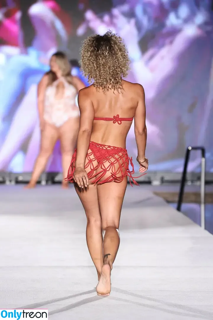 Jasmine Sanders nude photo #0524 (Golden Barbie / golden_barbie / goldenbarbie / jasminesanders)