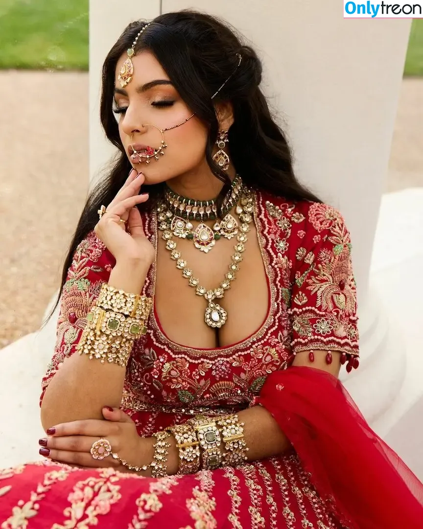 Jaya Thandi nude photo #0010 (jayaathandi)