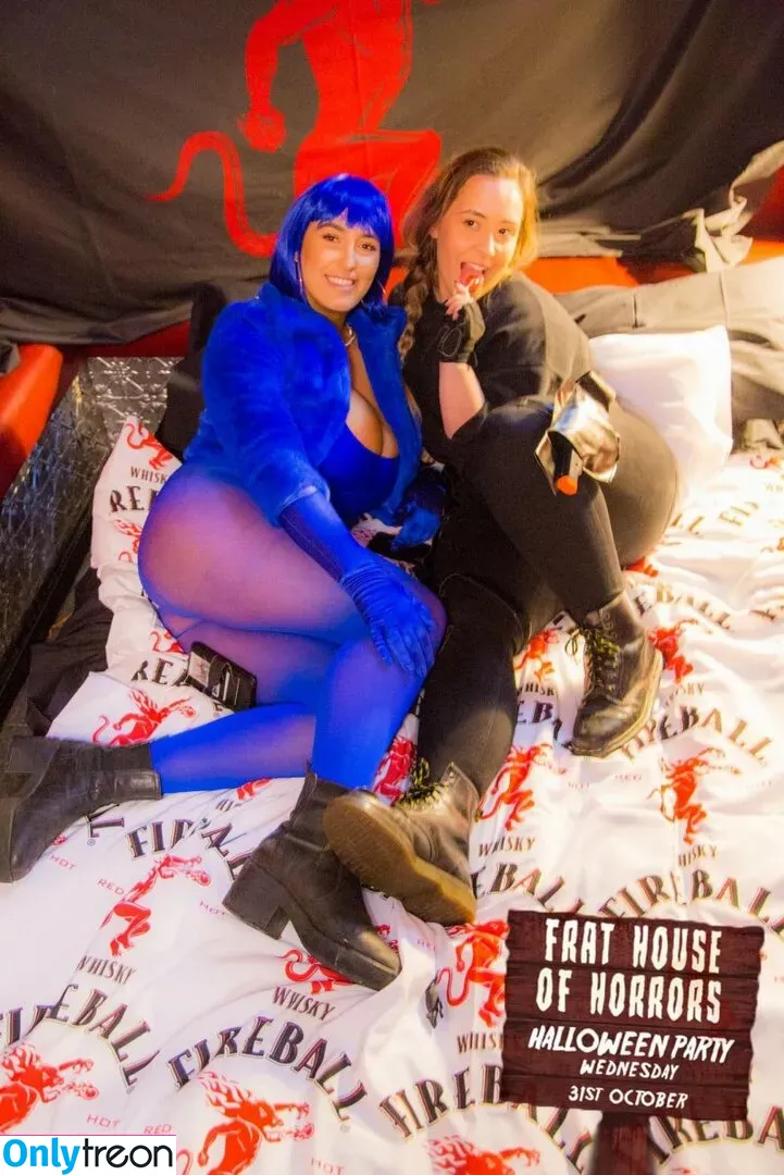 Jayme Lee nude photo #0076 (jaimeleecomedy / jjjaymelee)