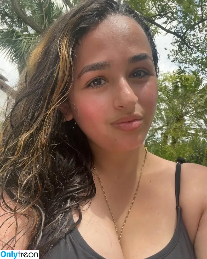 Jazz Jennings nude photo #0038 (jazzjennings_)