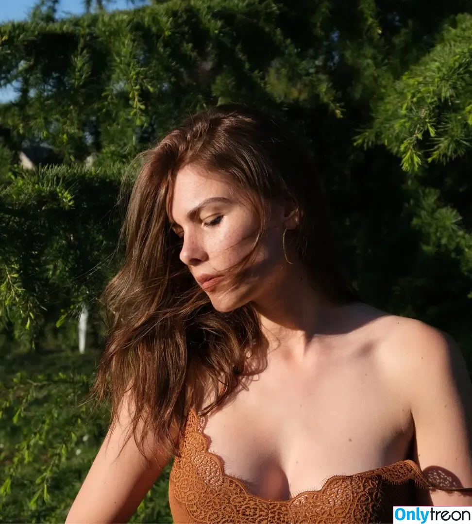 Jeade Pasquier nude photo #0045 (jeadepasquier)