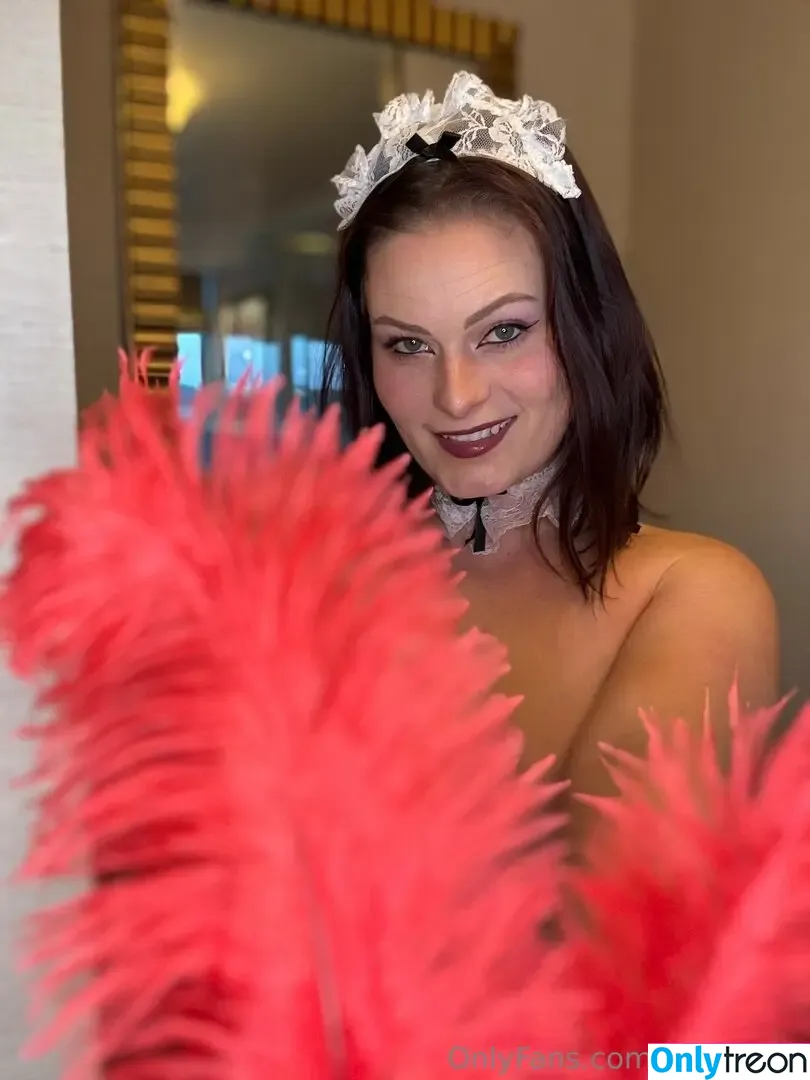 Jeanna Harrison nude photo #0312 (Trinity / jeanna_canucks / trinity876)