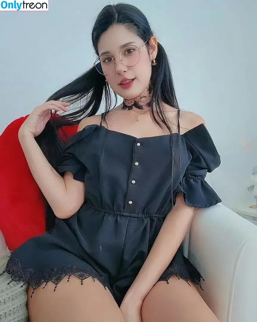 JeanWanWan nude photo #1748 (JeanWanWan)