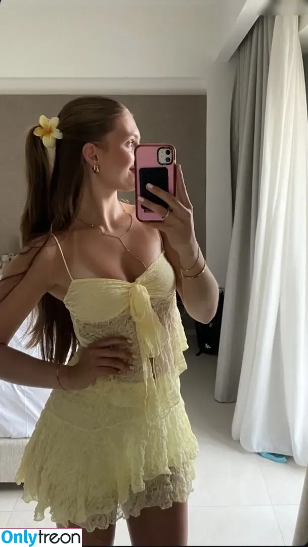 Jellefeline nude photo #0414 (Jellefeline)
