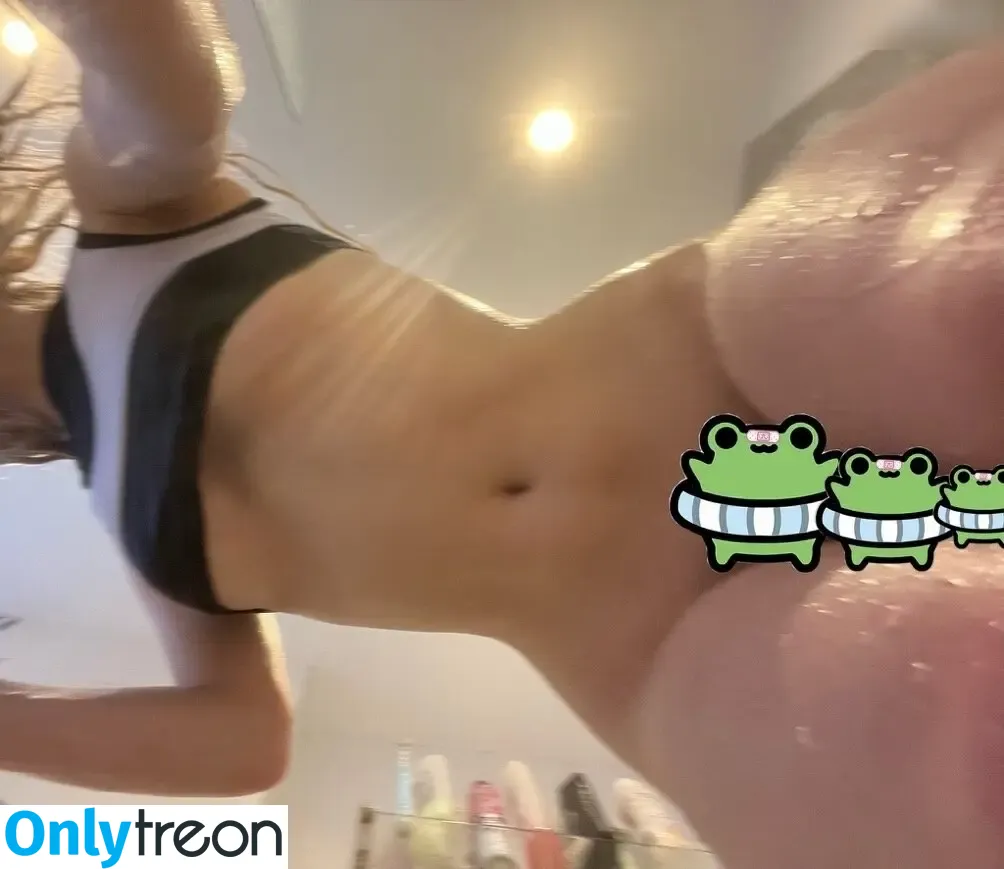 Jellyfrog7 nude photo #0024 (Jellyfrog7)