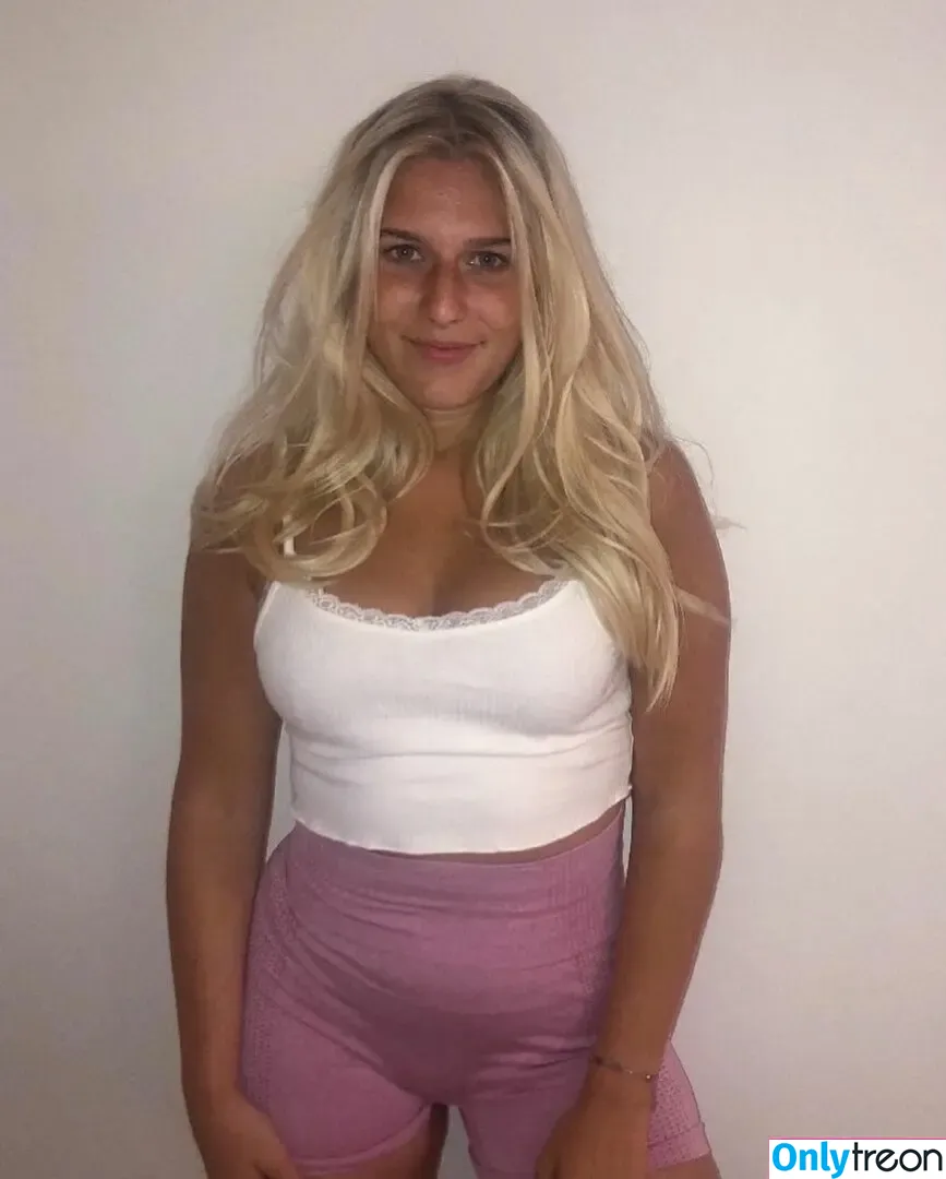 Jemma McCarthy nude photo #0017 (jemmamccarthy)