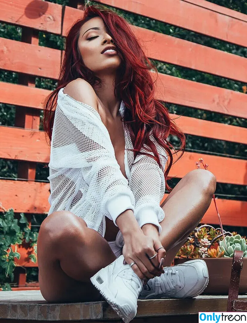 Jenn Q nude photo #0005 (Jenn Q Tran / JennQofficial / Jennq / coooljenn / jen.glz)