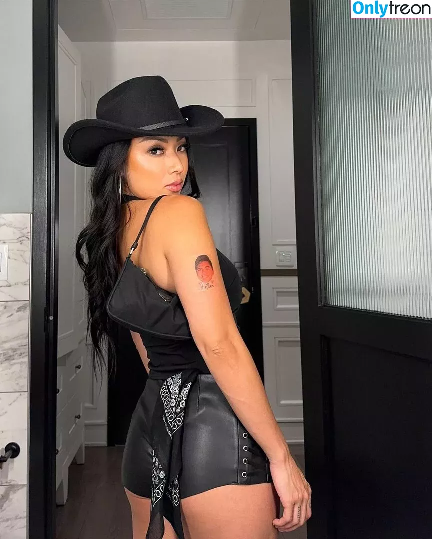 Jenn Q nude photo #0088 (Jenn Q Tran / JennQofficial / Jennq / coooljenn / jen.glz)