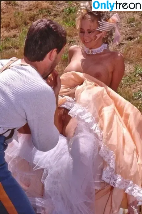 Jenna Jameson nude photo #2113 (jennacantlose / jennajameson)