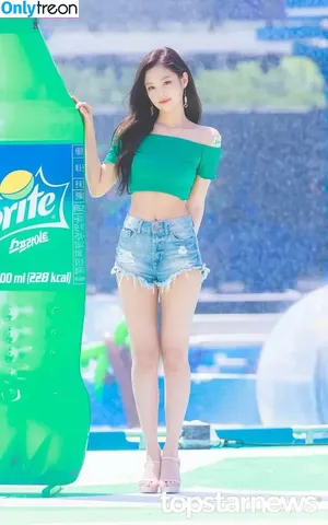 Jennie | BLΛƆKPIИK / Blackpink / jennierubyjane / sheflieshigh nude photo #0334