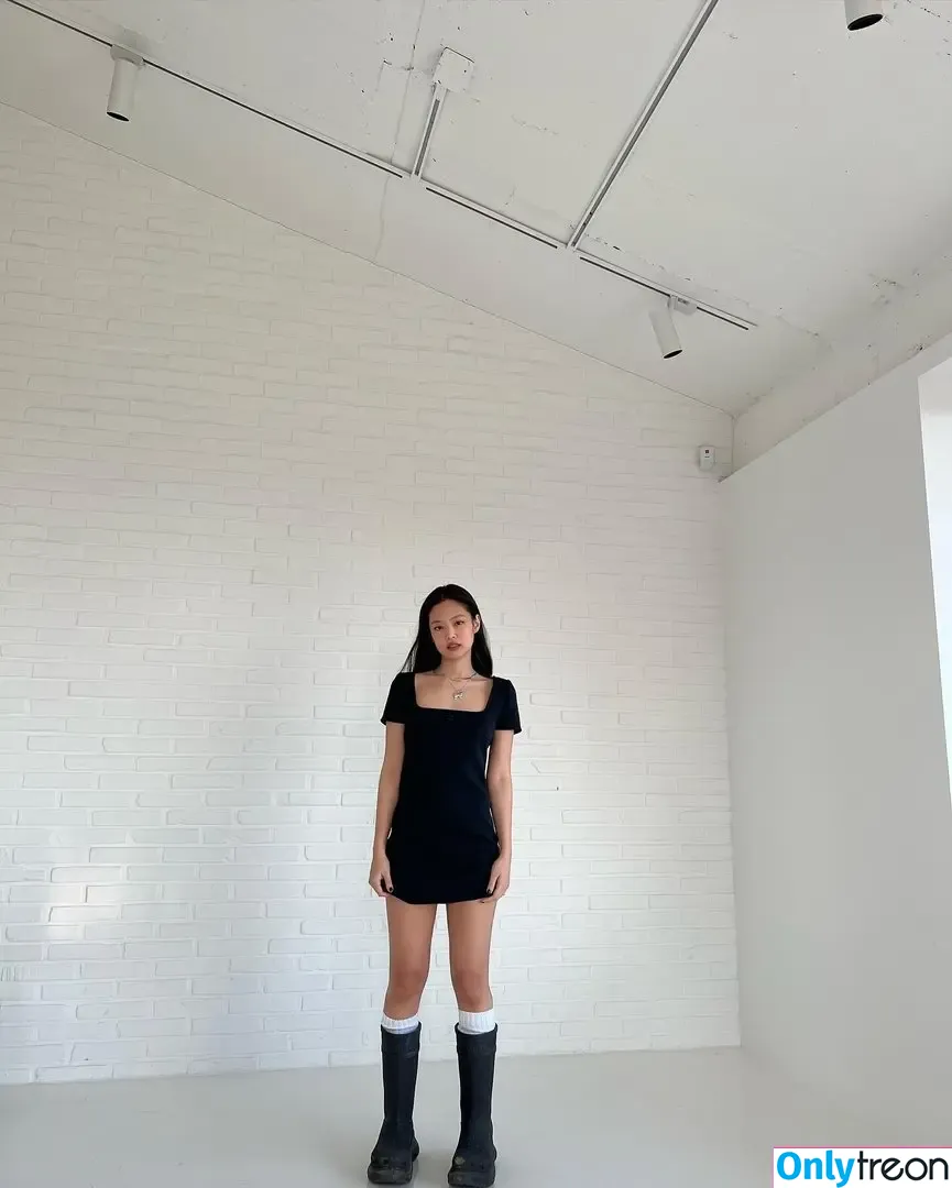 Jennie | BLΛƆKPIИK nude photo #0001 (Blackpink / jennierubyjane / sheflieshigh)