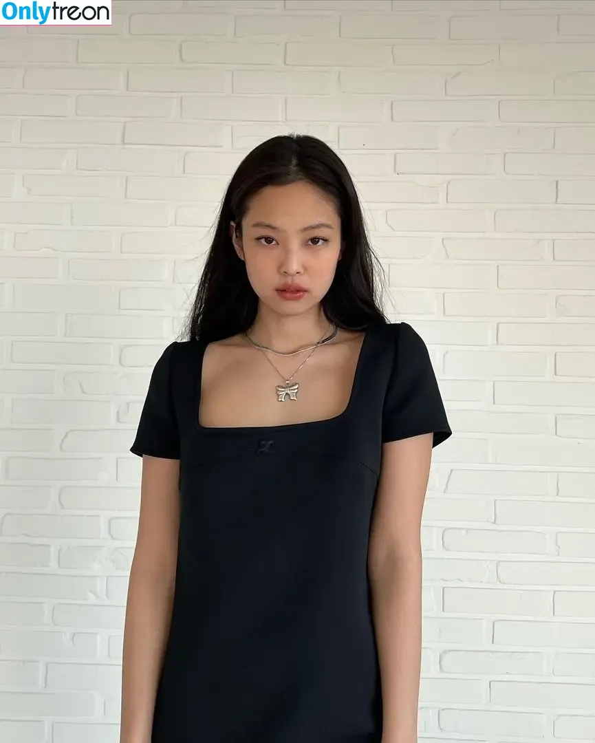 Jennie | BLΛƆKPIИK nude photo #0003 (Blackpink / jennierubyjane / sheflieshigh)