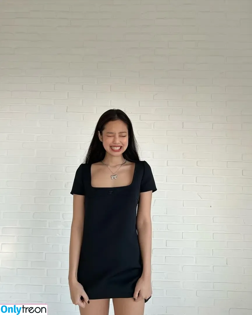 Jennie | BLΛƆKPIИK nude photo #0006 (Blackpink / jennierubyjane / sheflieshigh)