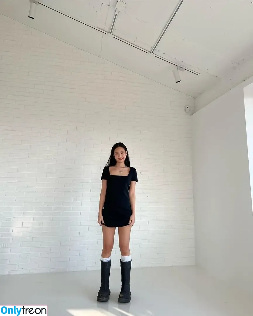 Jennie | BLΛƆKPIИK nude photo #0007 (Blackpink / jennierubyjane / sheflieshigh)