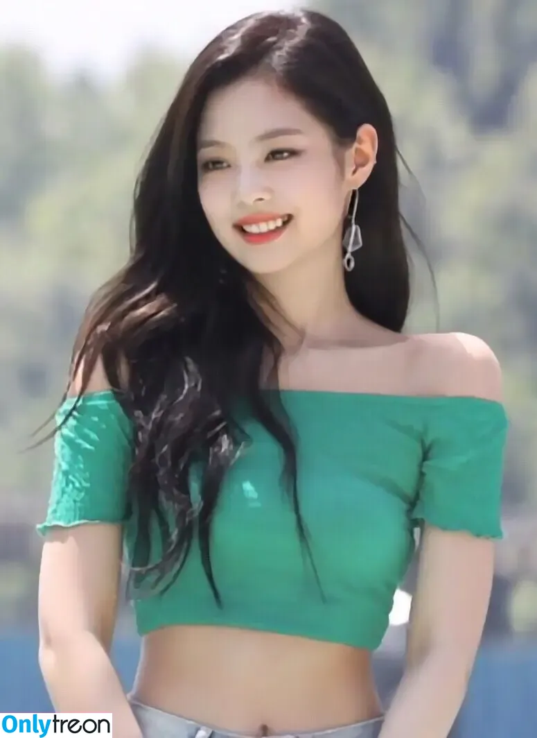 Jennie | BLΛƆKPIИK nude photo #0046 (Blackpink / jennierubyjane / sheflieshigh)
