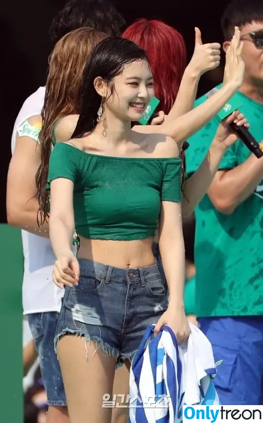 Jennie | BLΛƆKPIИK nude photo #0058 (Blackpink / jennierubyjane / sheflieshigh)