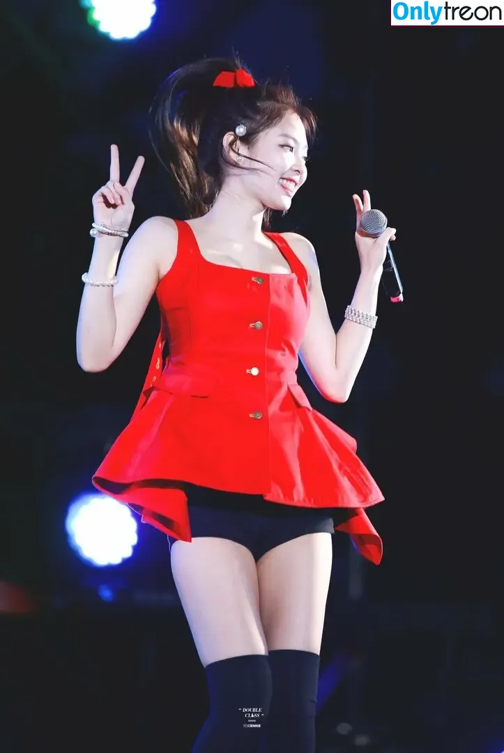Jennie | BLΛƆKPIИK nude photo #0095 (Blackpink / jennierubyjane / sheflieshigh)