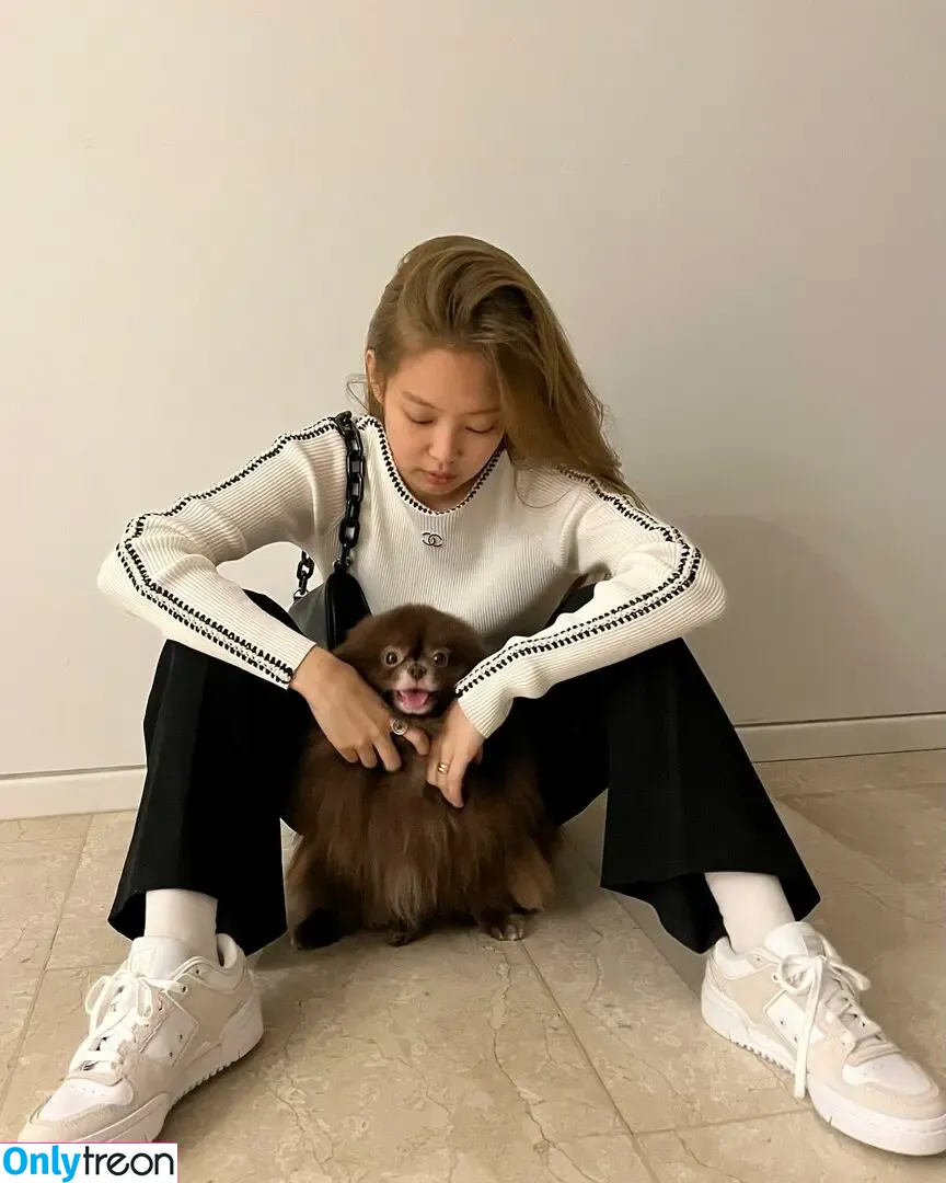 Jennie | BLΛƆKPIИK nude photo #0115 (Blackpink / jennierubyjane / sheflieshigh)