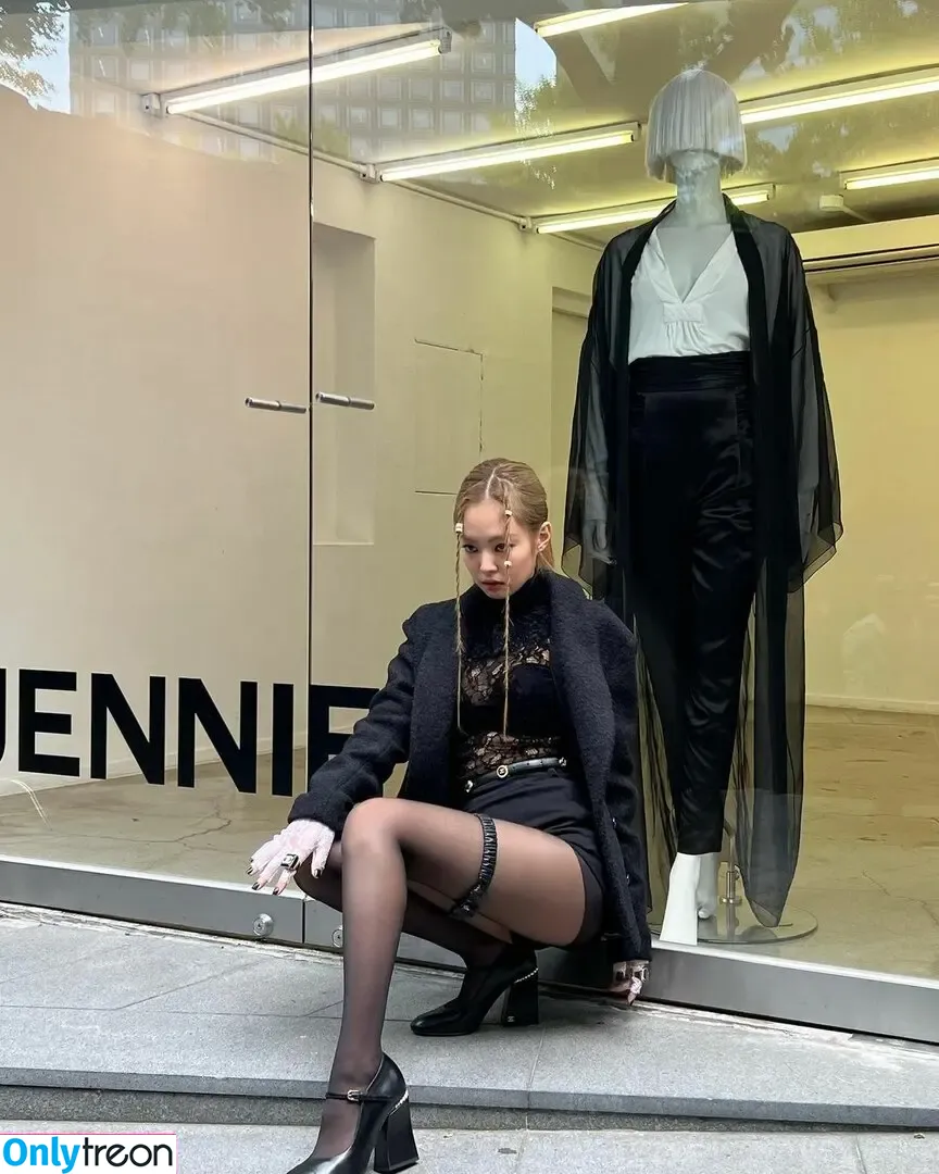 Jennie | BLΛƆKPIИK nude photo #0145 (Blackpink / jennierubyjane / sheflieshigh)