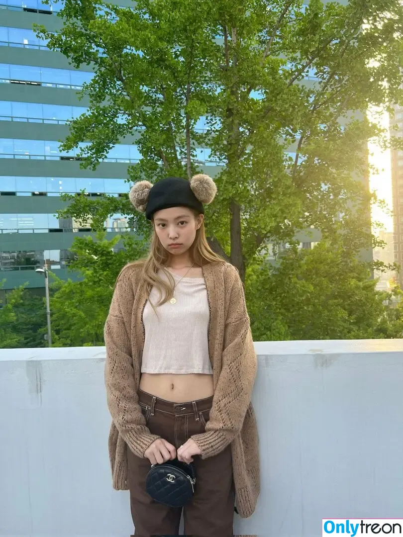 Jennie | BLΛƆKPIИK nude photo #0159 (Blackpink / jennierubyjane / sheflieshigh)