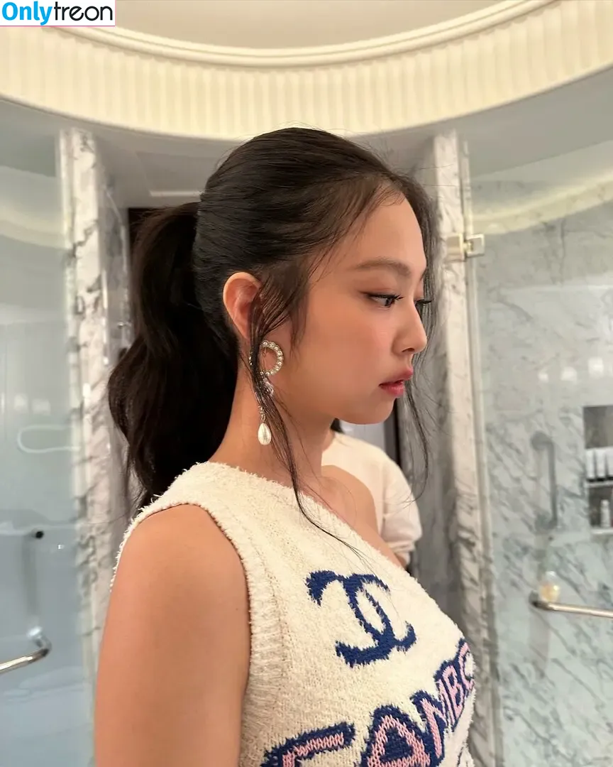Jennie | BLΛƆKPIИK nude photo #0238 (Blackpink / jennierubyjane / sheflieshigh)