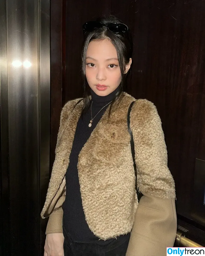Jennie | BLΛƆKPIИK nude photo #0247 (Blackpink / jennierubyjane / sheflieshigh)