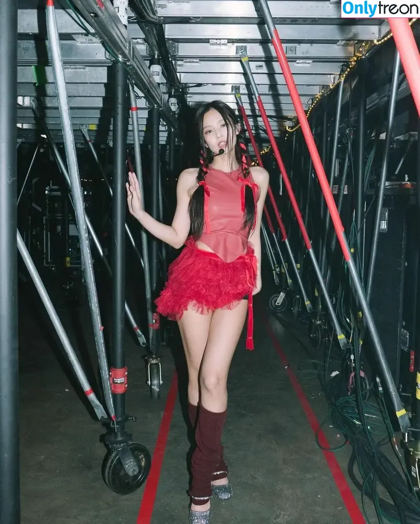 Jennie | BLΛƆKPIИK nude photo #0295 (Blackpink / jennierubyjane / sheflieshigh)