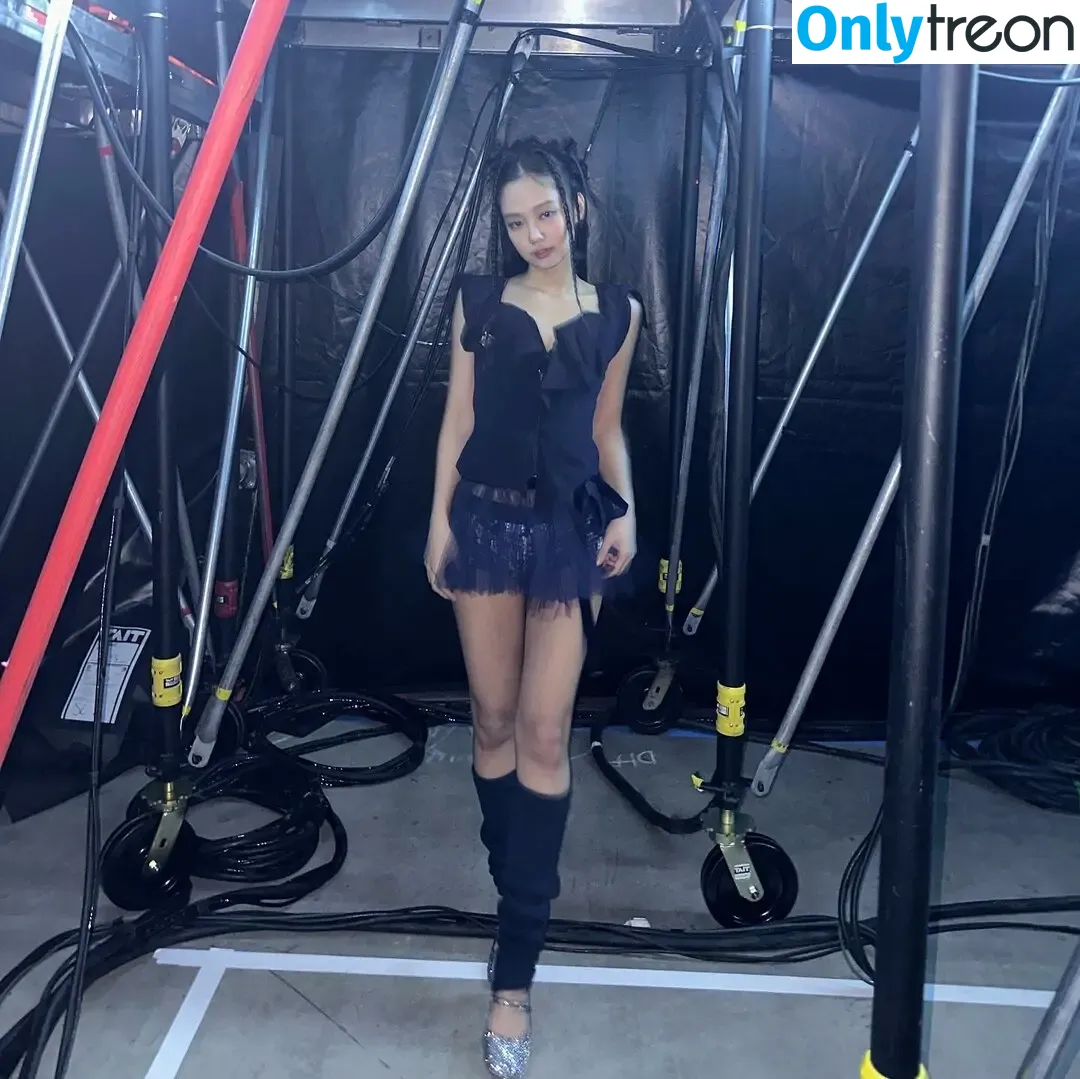 Jennie | BLΛƆKPIИK nude photo #0359 (Blackpink / jennierubyjane / sheflieshigh)