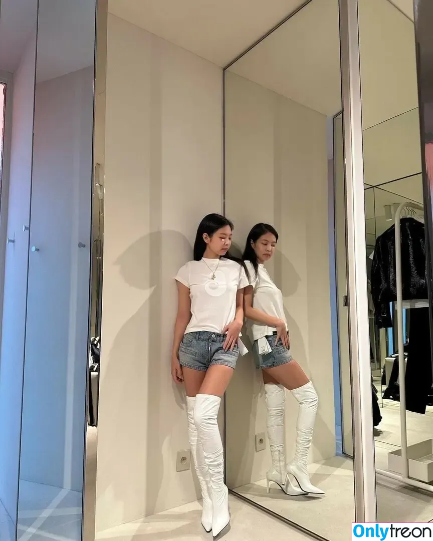 Jennie | BLΛƆKPIИK nude photo #0414 (Blackpink / jennierubyjane / sheflieshigh)