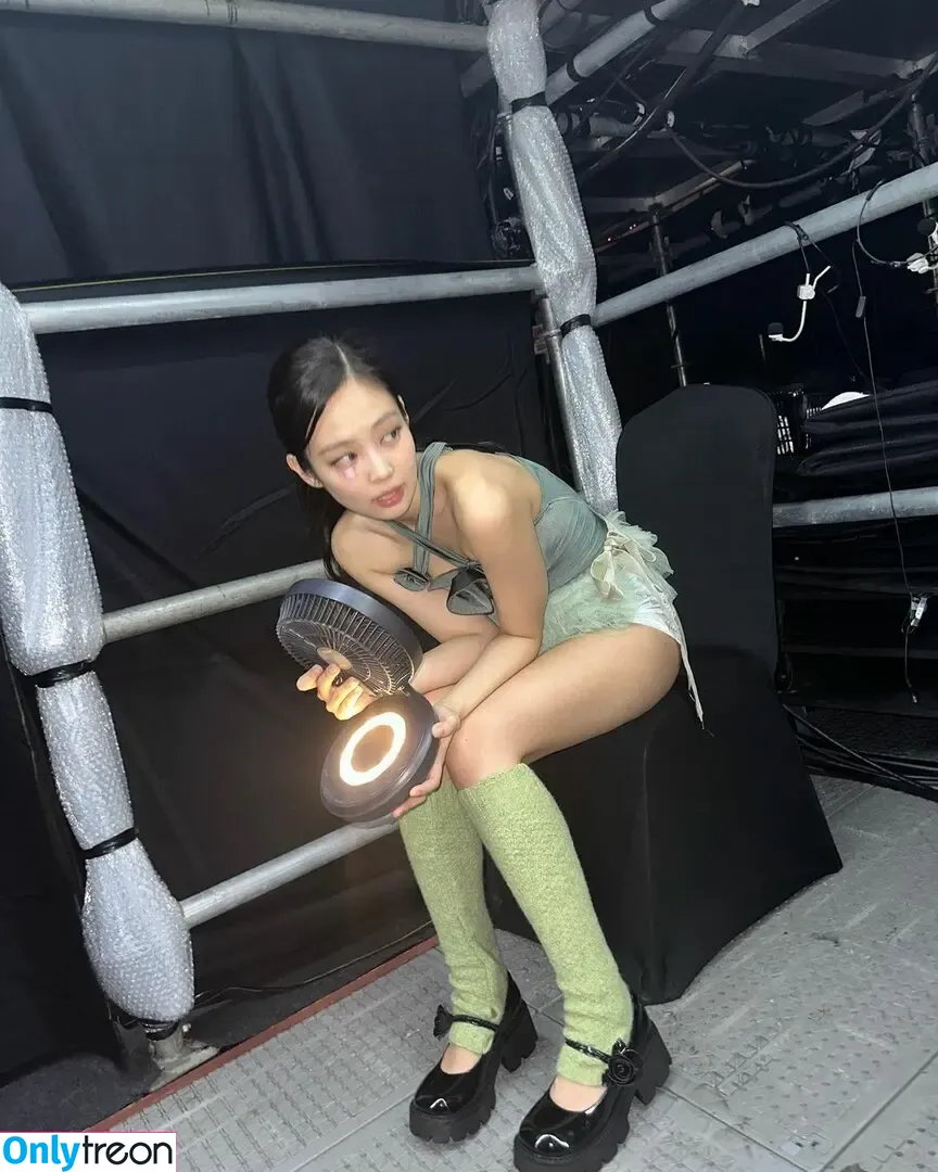 Jennie | BLΛƆKPIИK nude photo #0418 (Blackpink / jennierubyjane / sheflieshigh)