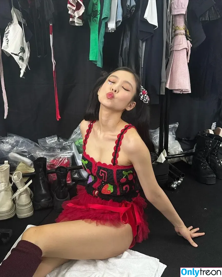 Jennie | BLΛƆKPIИK nude photo #0441 (Blackpink / jennierubyjane / sheflieshigh)