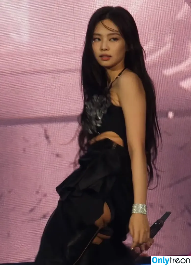 Jennie | BLΛƆKPIИK nude photo #0456 (Blackpink / jennierubyjane / sheflieshigh)