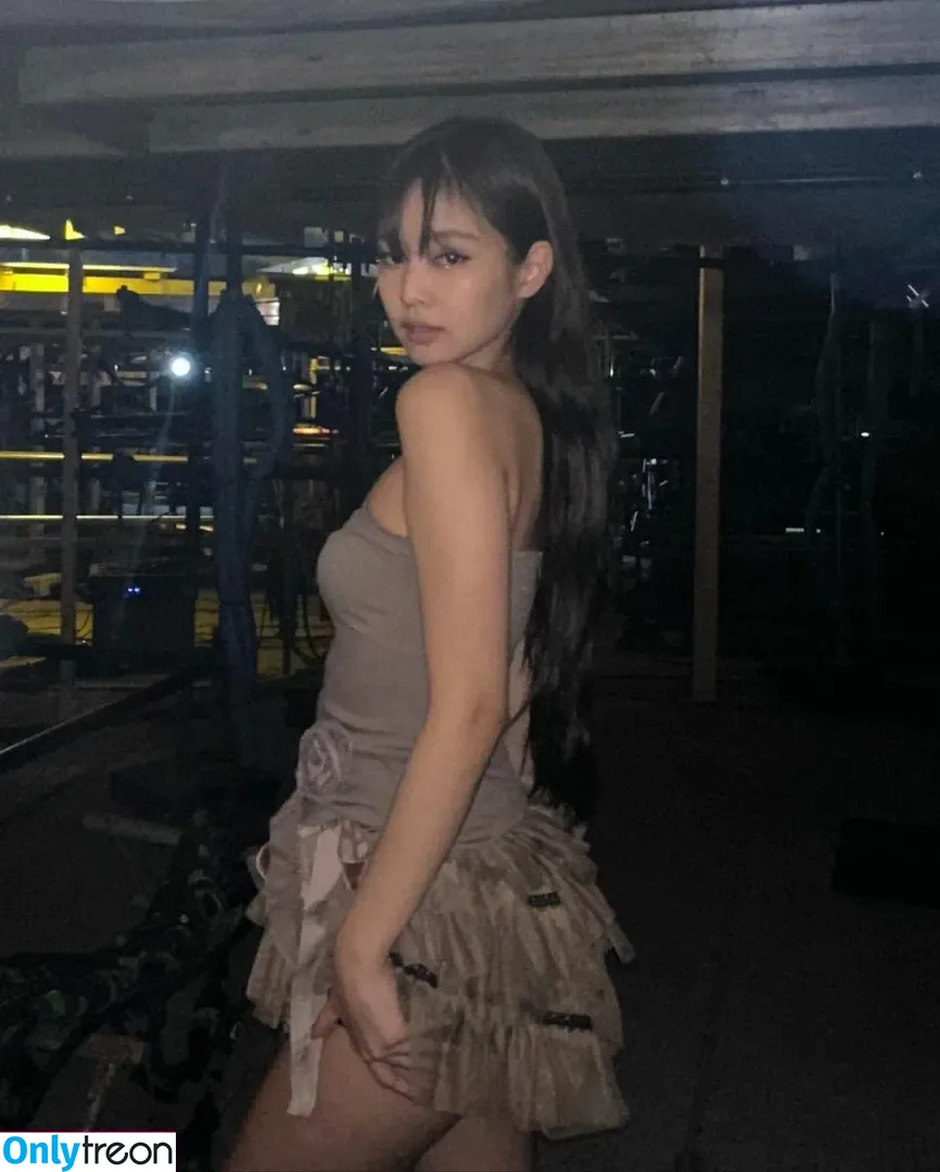 Jennie | BLΛƆKPIИK nude photo #0478 (Blackpink / jennierubyjane / sheflieshigh)