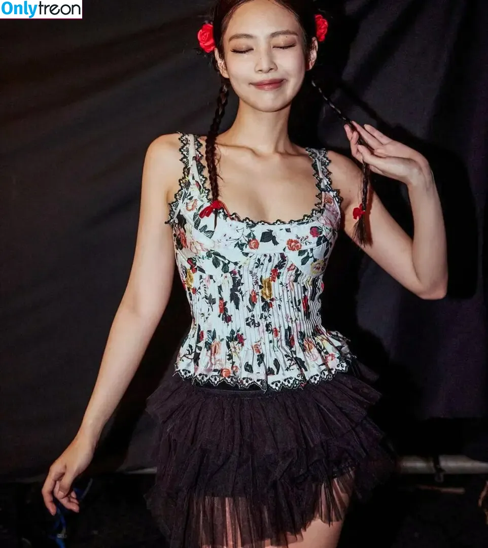 Jennie | BLΛƆKPIИK nude photo #0527 (Blackpink / jennierubyjane / sheflieshigh)