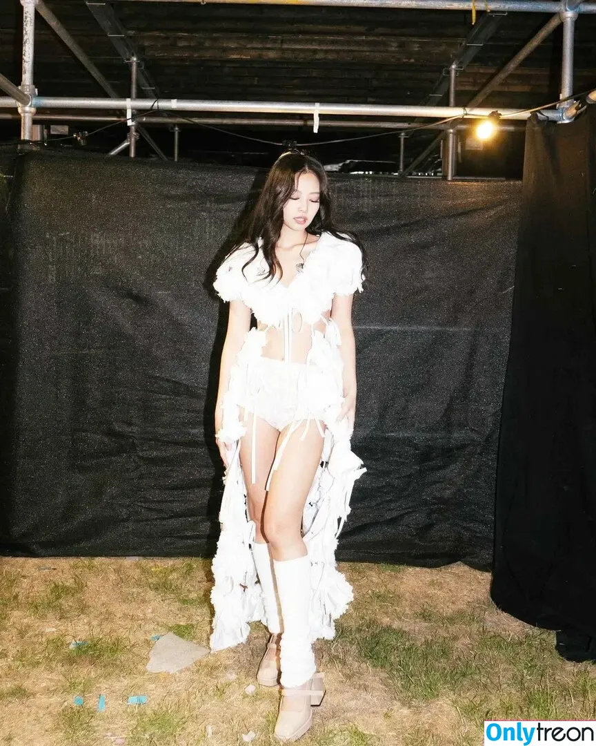 Jennie | BLΛƆKPIИK nude photo #0558 (Blackpink / jennierubyjane / sheflieshigh)