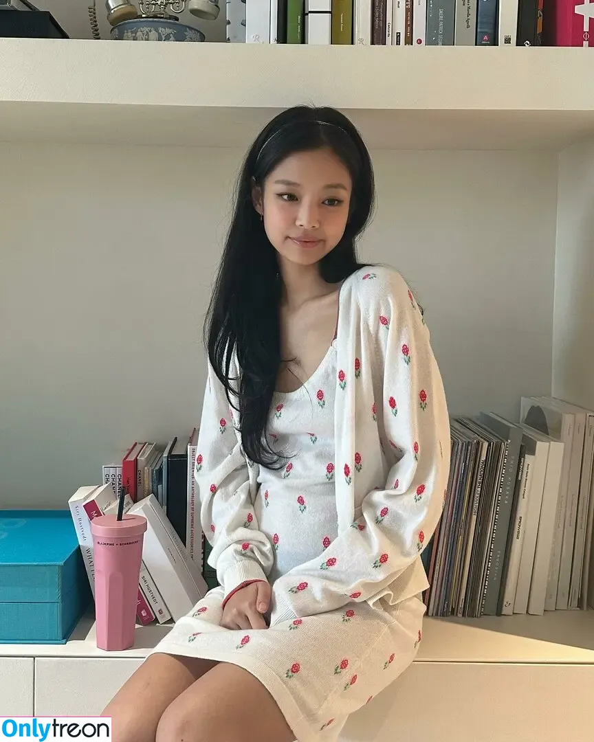 Jennie | BLΛƆKPIИK nude photo #0573 (Blackpink / jennierubyjane / sheflieshigh)